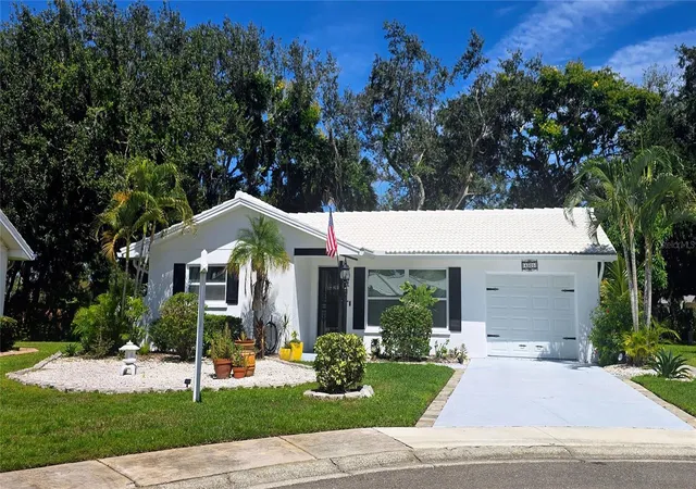 Photo 1 of Single family home for sale at 4305 Chinaberry Cir, Bradenton, FL 34208 | MLS# A4695347 | Listing updated on 2026-10-30