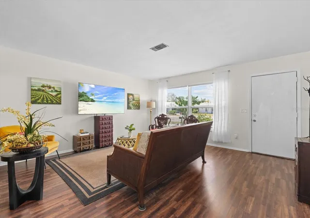 Photo 4 of Single family home for sale at 4305 Chinaberry Cir, Bradenton, FL 34208 | MLS# A4695347 | Listing updated on 2026-10-30