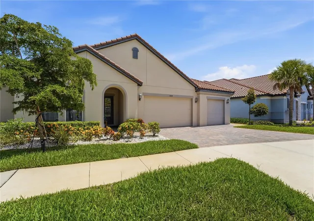 Homes for sale in Sarasota, FL | 7204 Great Egret Blvd, Sarasota, FL 34241 | MLS# TB8513840