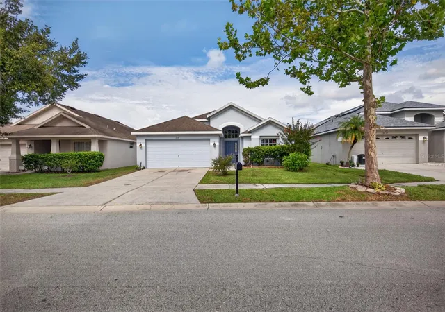 2nd image of 6833 Runner Oak Dr, Wesley Chapel, FL 33545 | MLS# TB8513841