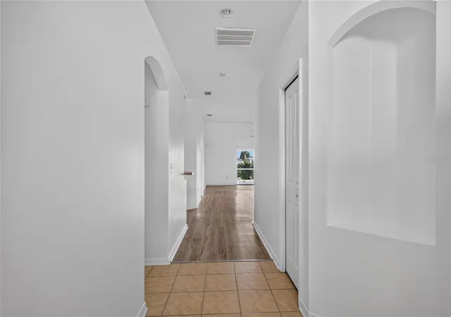 4th image of 6833 Runner Oak Dr, Wesley Chapel, FL 33545 | MLS# TB8513841