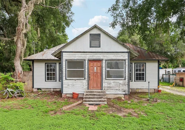 Photo 1 of Sale Pending at 3701 E Warm Springs Ave, Coleman, FL 33521 | MLS# G5113052 | Listing updated on 2026-10-08