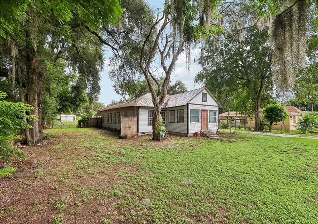 Photo 2 of Sale Pending at 3701 E Warm Springs Ave, Coleman, FL 33521 | MLS# G5113052 | Listing updated on 2026-10-08