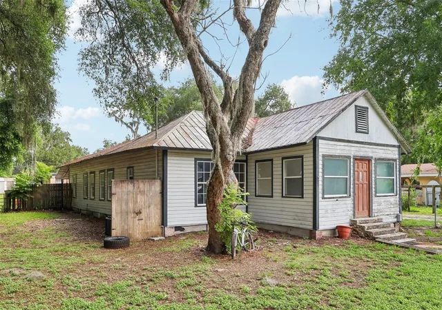 Photo 3 of Sale Pending at 3701 E Warm Springs Ave, Coleman, FL 33521 | MLS# G5113052 | Listing updated on 2026-10-08