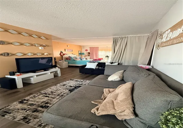 Listing Photo 5 - Condo for sale in building located at 1805 Michigan Ave, KISSIMMEE, FL 34744 - Unit #D