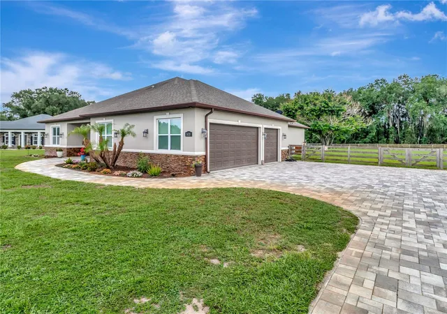 Photo 4 of Single family home for sale at 5020 Lakeshore Ranch Rd, Groveland, FL 34736 | MLS# G5113065 | Listing updated on 2026-08-26