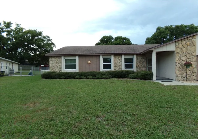 Photo 3 of Single family home for sale at 1320 Gladiolas Dr, Winter Park, FL 32792 | MLS# O6412139 | Listing updated on 2026-10-11
