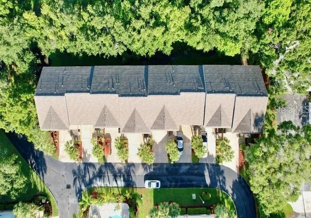 Photo 3 of Townhouse for sale at 14 Seagrape Cir, Clearwater, FL 33759 | MLS# TB8513898 | Listing updated on 2026-08-28