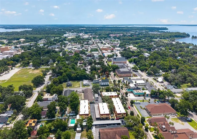 Homes for sale in Leesburg, FL | 1112 W Main Street, Leesburg, FL 34748 | Houzeo