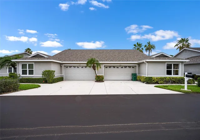Homes for sale in Palmetto, FL | 1608 Fairway Oaks Dr, Palmetto, FL 34221 | MLS# A4695377