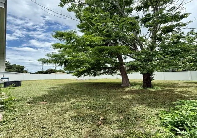 33rd image of 10450 Eastside Ave, Brooksville, FL 34601 | MLS# W7886252