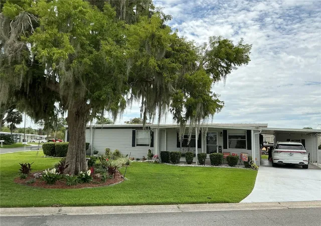 Manufactured home for sale at 2409 Vindale Rd, TAVARES, FL 32778 | MLS# G5113074