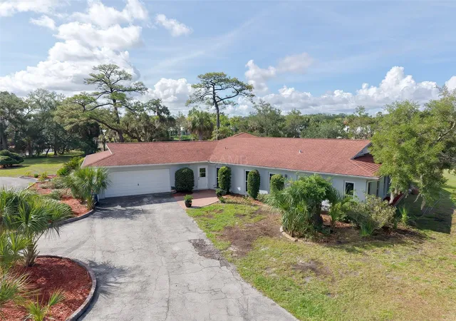 4th image of 11580 W Dixie Shores Dr, Crystal River, FL 34429 | MLS# OM725713