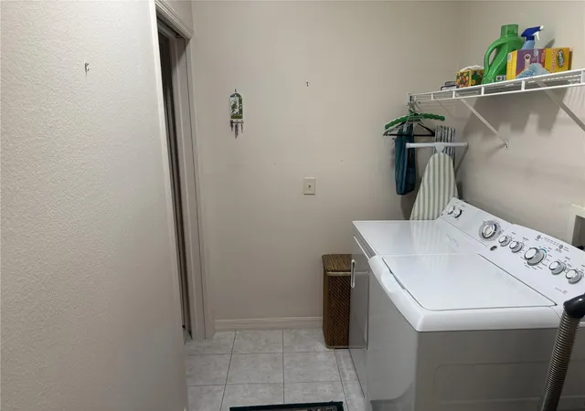4th image of 420 Glen Arbor Ln, Leesburg, FL 34748 | MLS# O6412207