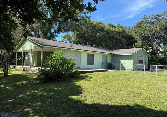 Photo 3 of Single family home for sale at 101 S Flamingo Ave, Winter Springs, FL 32708 | MLS# S5150918 | Listing updated on 2026-10-03
