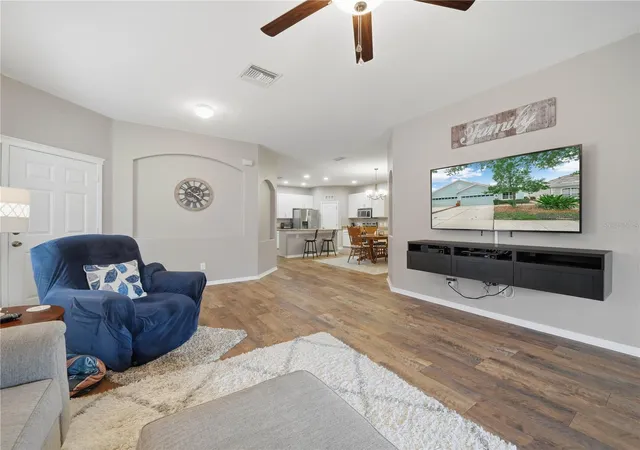 3rd image of 6936 Surrey Oak Dr, Apollo Beach, FL 33572 | MLS# L4962317