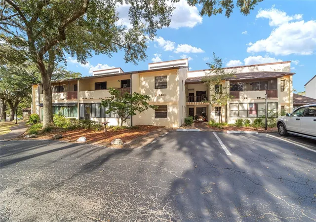 Condo for sale at 3401 E Fort King St #202, OCALA, FL 34470 | MLS# OM725719