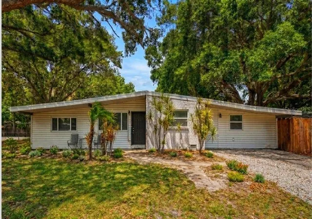 Photo 1 of Single family home for sale at 4437 W Bay Ave, Tampa, FL 33616 | MLS# TB8513982 | Listing updated on 2026-10-04