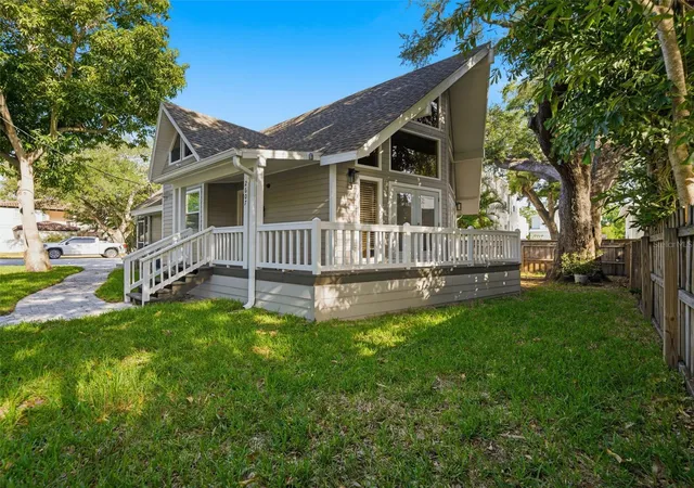 Homes for sale in Tampa, FL | 2607 W Wyoming Ave, Tampa, FL 33611 | MLS# TB8513983