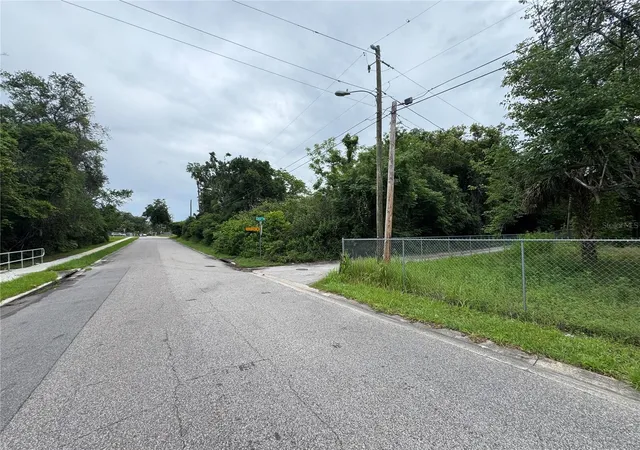 Photo 3 of Sale Pending at 121 East St, Altamonte Springs, FL 32701 | MLS# O6412230 | Listing updated on 2026-09-02