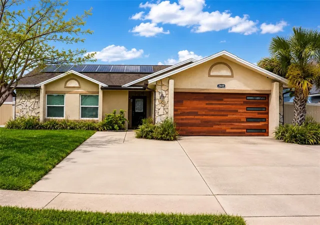 Photo 1 of Single family home for sale at 2609 Ml Run Blvd, Kissimmee, FL 34744 | MLS# S5150924 | Listing updated on 2026-09-01