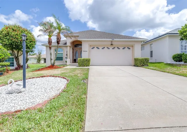 Photo 2 of Single family home for sale at 7024 Bendelow Dr, Lakeland, FL 33810 | MLS# L4962324 | Listing updated on 2026-06-13