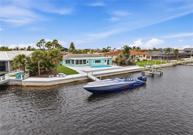 Homes for sale in New Port Richey, FL | 4956 Galleon Ct, New Port Richey, FL 34652 | MLS# W7886268