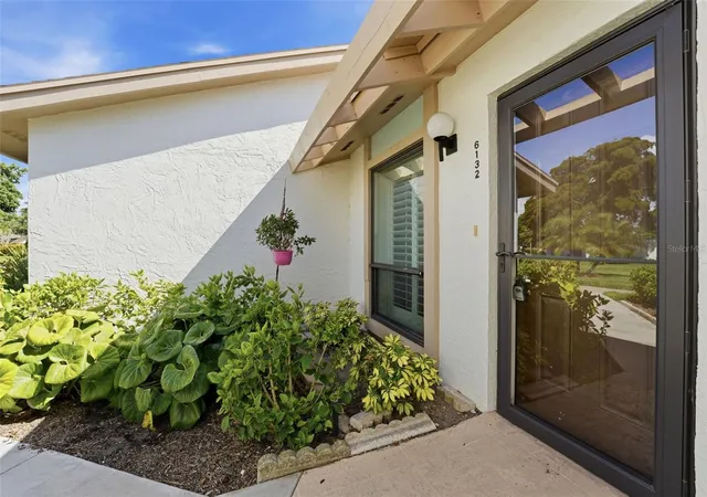 2nd image of 6132 29th Ave W #6132, Bradenton, FL 34209 | MLS# A4695416