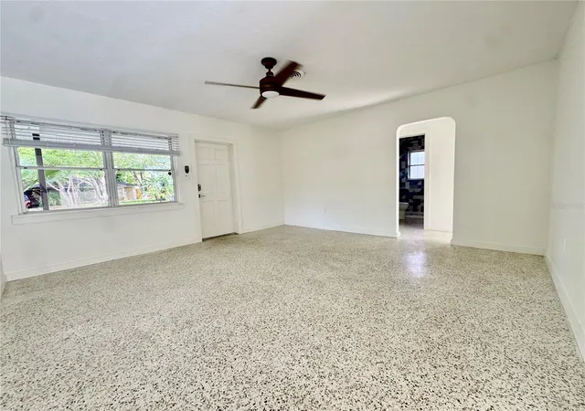 Photo 3 of Single family home for sale at 4722 Stevens Dr, Sarasota, FL 34234 | MLS# A4695417 | Listing updated on 2026-08-27