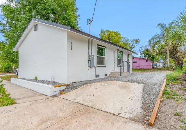 Photo 1 of Single family home for sale at 308 W 10th Street, Lakeland, FL 33805 | MLS# TB8514036 | Listing updated on 2026-10-20