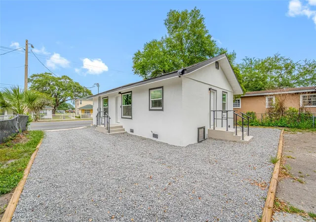 Photo 1 of Single family home for sale at 308 W 10th Street, Lakeland, FL 33805 | MLS# TB8514036 | Listing updated on 2026-10-20