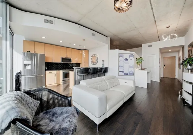 Photo 3 of Condo for sale at 777 N Ashley Dr #1109, Tampa, FL 33602 | MLS# L4962329 | Listing updated on 2026-08-17