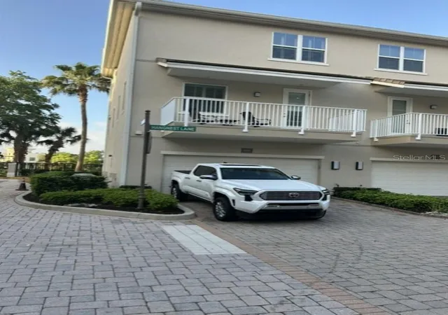 3rd image of 641 Hangnest Ln, Lake Mary, FL 32746 | MLS# TB8514058