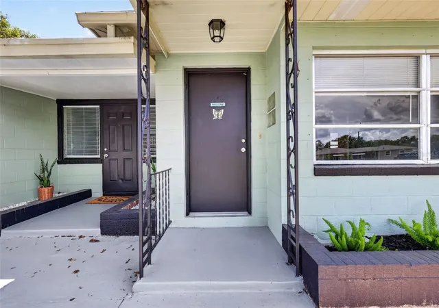 Photo 3 of Single family home for sale at 2760 Westland Rd, Mount Dora, FL 32757 | MLS# G5113099 | Listing updated on 2026-10-02