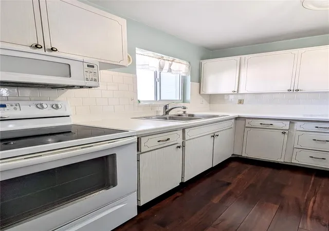 3rd image of 5922 Garden Ln #A31, Bradenton, FL 34207 | MLS# A4695425