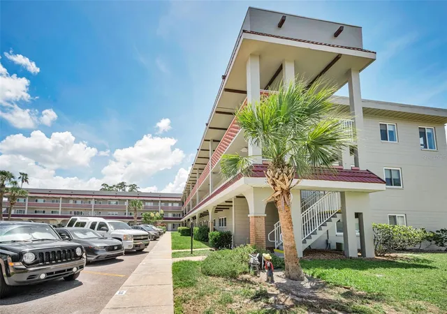 2nd image of 2072 Australia Wy W, Clearwater, FL 33763