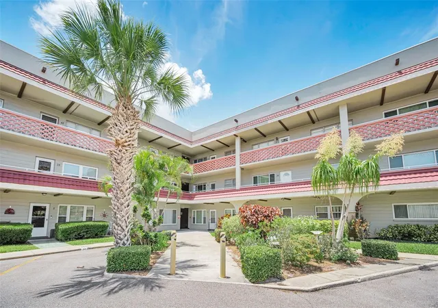 3rd image of 2072 Australia Wy W, Clearwater, FL 33763