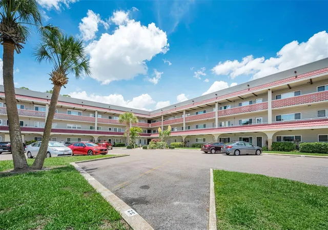 4th image of 2072 Australia Wy W, Clearwater, FL 33763