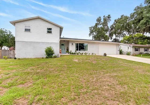 3rd image of 115 W Brentridge Dr, Brandon, FL 33511 | MLS# TB8514078