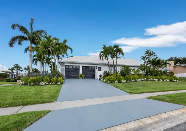 2nd image of 206 Four Knot Ln, Osprey, FL 34229 | MLS# A4695429