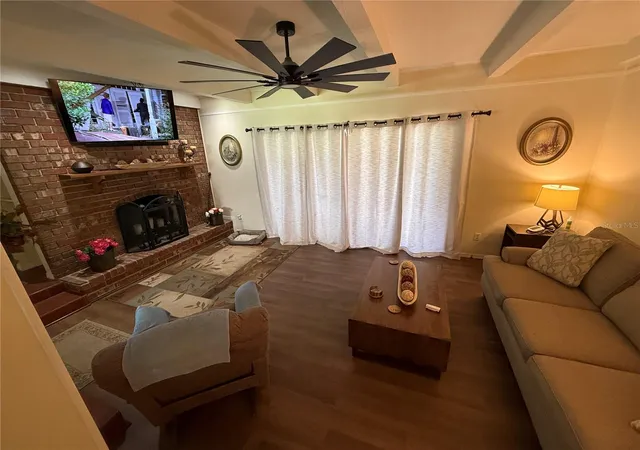 Photo 3 of Single family home for sale at 305 White Oak Dr, Altamonte Springs, FL 32701 | MLS# G5113103 | Listing updated on 2026-07-25