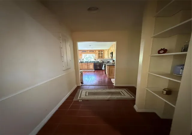 Photo 3 of Single family home for sale at 305 White Oak Dr, Altamonte Springs, FL 32701 | MLS# G5113103 | Listing updated on 2026-07-25