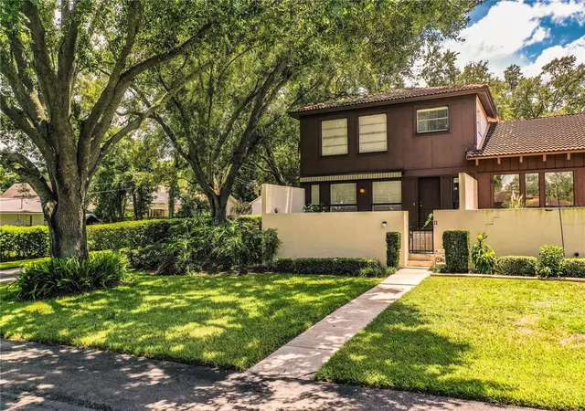 Photo 2 of Condo for sale at 11 Loma Verde #11, Lakeland, FL 33813 | MLS# L4962333 | Listing updated on 2026-08-03