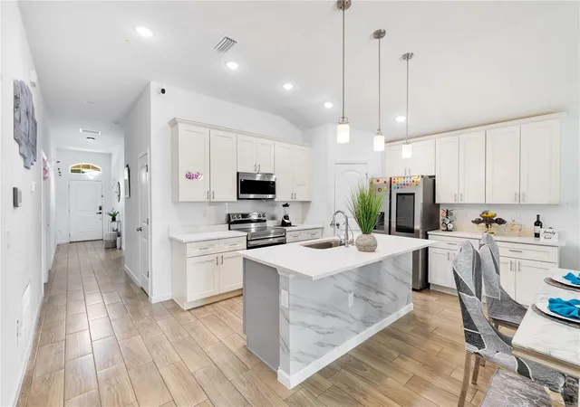 Photo 3 of Single family home for sale at 723 Robin Ct, Kissimmee, FL 34759 | MLS# S5150949 | Listing updated on 2026-09-23