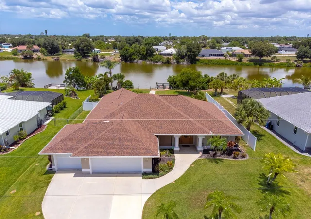 Photo 2 of Single family home for sale at 7411 Snow Dr, Englewood, FL 34224 | MLS# D6147654 | Listing updated on 2026-08-07