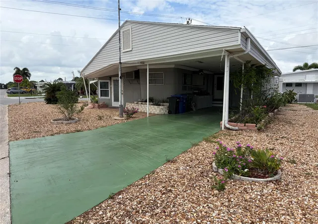 Photo 1 of Manufactured home for sale at 5066 Pebble Beach Ave, Sarasota, FL 34234 | MLS# A4695438 | Listing updated on 2026-08-31