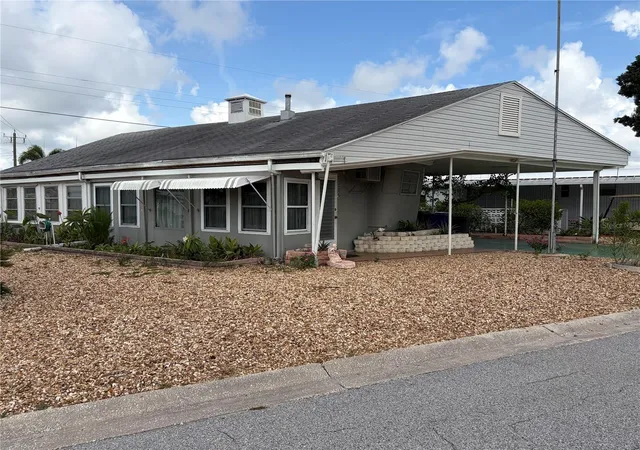 Photo 3 of Manufactured home for sale at 5066 Pebble Beach Ave, Sarasota, FL 34234 | MLS# A4695438 | Listing updated on 2026-08-31