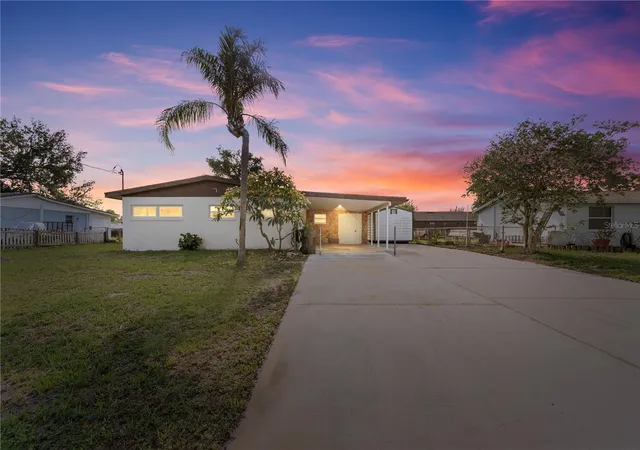 Photo 1 of Single family home for sale at 6221 Florida Cir E, Apollo Beach, FL 33572 | MLS# TB8514123 | Listing updated on 2026-09-26