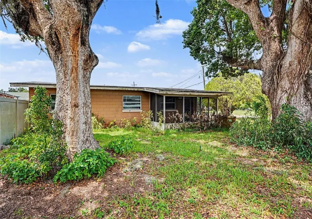 Homes for sale in Fort Meade, FL | 520 S Orange Ave, Fort Meade, FL 33841 | MLS# TB8514125