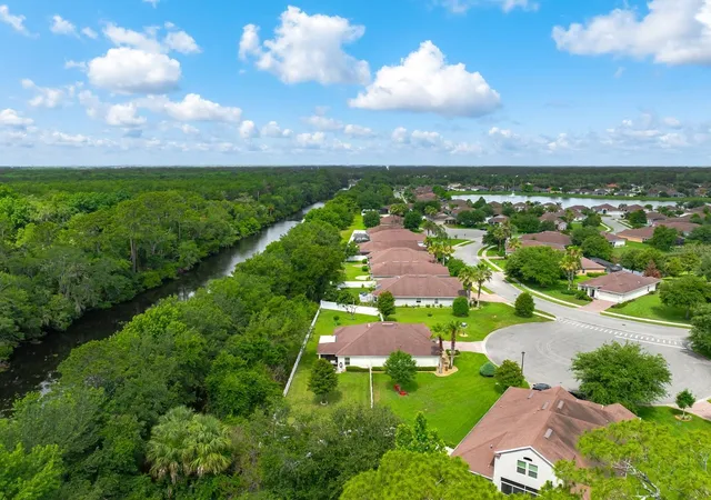 5th image of 53 Auberry Dr, Palm Coast, FL 32137 | MLS# FC318926